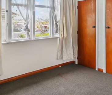 3-bedroom property, perfectly located! - Photo 2