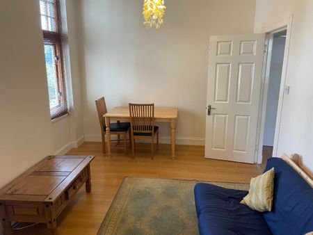 3 bedroom flat to rent - Photo 2