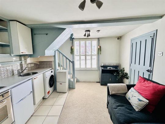 1 bedroom flat to rent - Photo 1