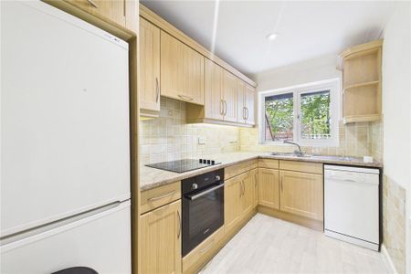 2 bedroom end of terrace house to rent - Photo 3