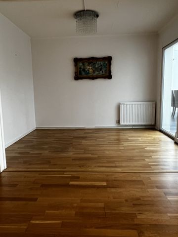 Vallatorpsvägen, Täby - Photo 2