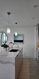 2 Bed, 2 Bath Suite with Gorgeous Waterfront and City Views from South - Photo 4