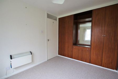 2 bedroom maisonette to rent - Photo 2