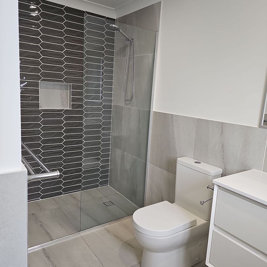 Avail 22/05/26-4 BED 2 BATH TOWNHOUSE WITH DUCTED AIR - Photo 1
