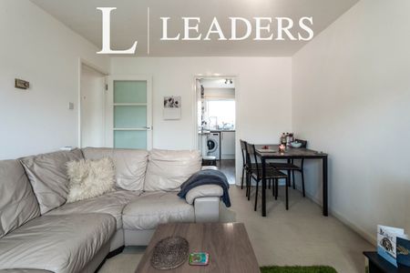 2 bedroom apartment to rent Woodlands Road, Redhill, Surrey, RH1 - Photo 2