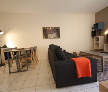 Location Appartement 2 pièces 40m² AIX EN PROVENCE 90ème - Photo 1