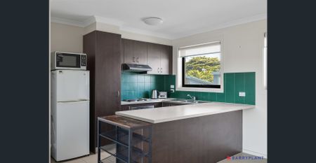 Spacious & Stylish 2-Bedroom Apartment in the Heart of Cowes - Photo 4