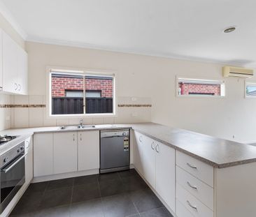 Contemporary Comfort in a Prime Location - Photo 5