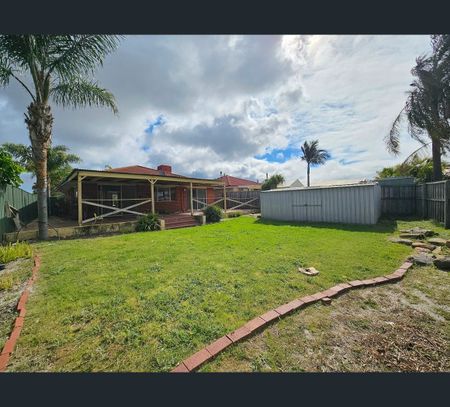 12 Pinea Turn, Ellenbrook, WA 6069 - Photo 3