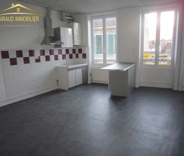 CHARLIEU R.DES ECOLES T2 52M² - Photo 3
