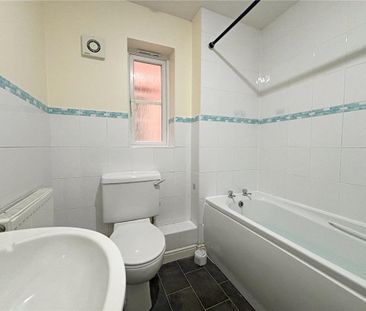 3 bedroom end of terrace house to rent - Photo 2