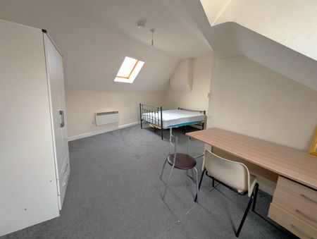 3 Bed Flat, Handsworth, B19 - Photo 2
