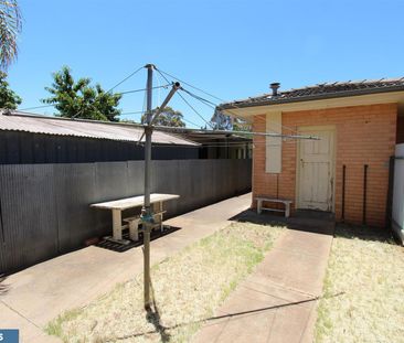 WELL PRESENTED UNIT IN EXCELLENT LOCATION - Photo 1