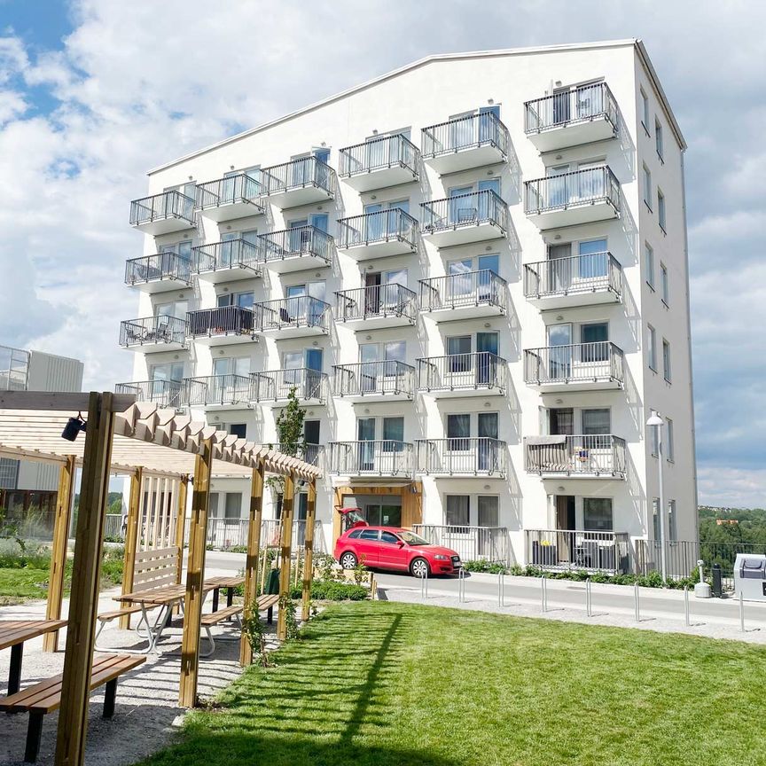 Almbygatan, Spånga - Foto 1