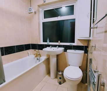 3 bedroom terraced house to rent - Photo 4