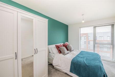 1 bed Flat To Let - Photo 3