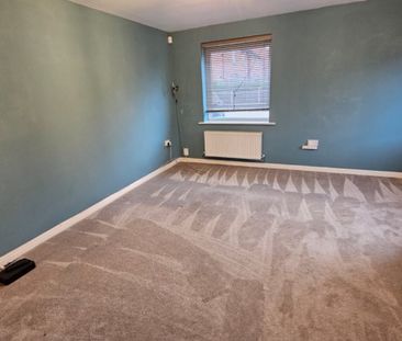 3 bed Semi-Detached - To Let - Photo 5