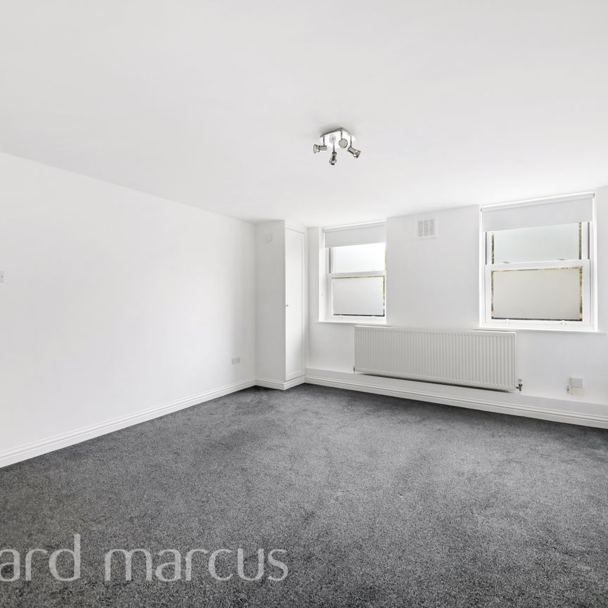 Portsmouth Road, Thames Ditton - Photo 1