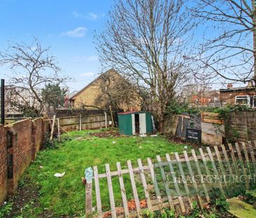 3 bedroom terraced house to rent - Photo 6