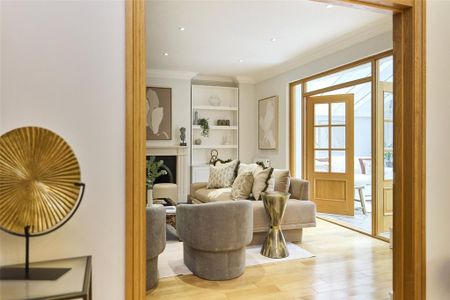 5 bedroom terraced house to rent - Photo 4