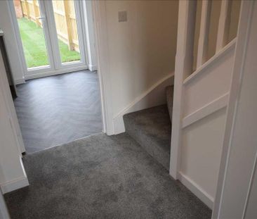 3 bedroom semi-detached house to rent - Photo 4