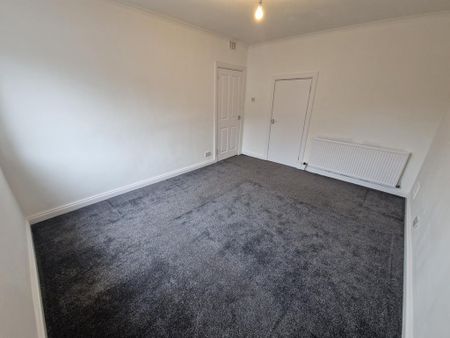 2 bedroom ground floor flat to rent - Photo 5