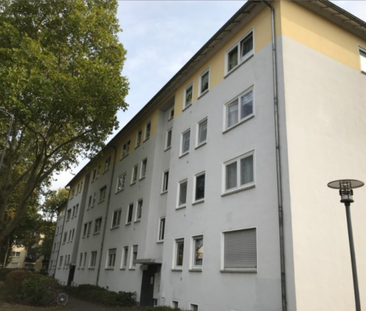 Komfortabel wohnen im 2. Obergeschoss mit Badewanne - Photo 1