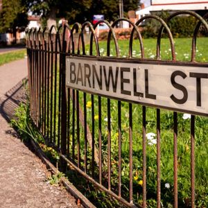 2 bedroom terraced house - Photo 2
