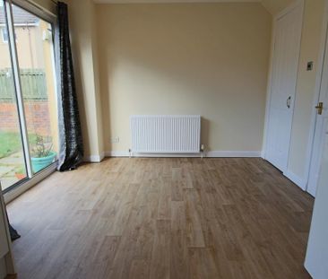 3 bedroom end of terrace house to rent - Photo 1
