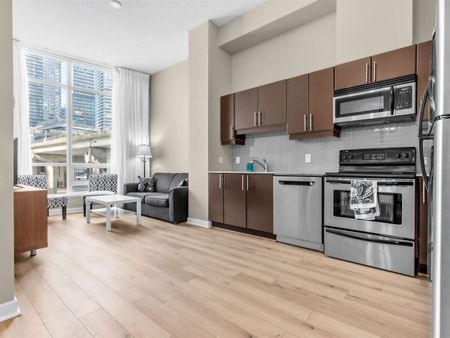 For Lease - 18 Harbour Street Unit# 202, Toronto, Ontario - Photo 5