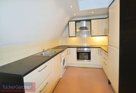 Cambridge Road, Great Shelford - Photo 3