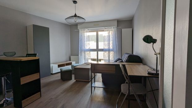 LAVAL Studio meublé - Photo 1