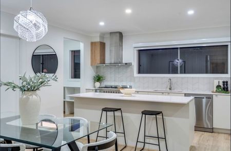 Perfect Family Living in Craigieburn - Photo 4