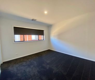 Newly Built Family Home Offering Space, Style & Comfort! - Photo 2