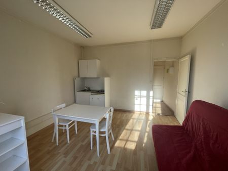 Location Appartement 1 pièce 21m² RODEZ 12000 - Photo 3