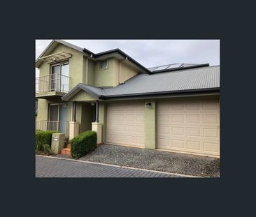 Stylish & Spacious Living in Park Central! - Photo 4