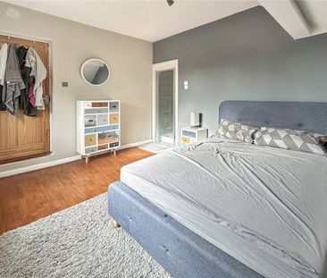 4 bedroom end of terrace house to rent - Photo 5