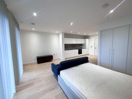 Studio to rent - Photo 2