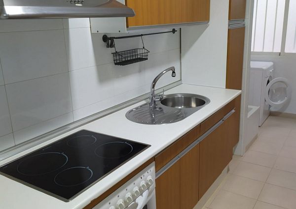 VIVIENDA EN ALQUILER POR AÑOS EN CÁDIZ. CENTRO HISTÓRICO.   3 DORMITORIOS 2 BAÑOS