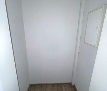 ***modernisierte 2-Zimmer-Wohnung im energetisch modernisierten 6-Familienhaus*** - Photo 1