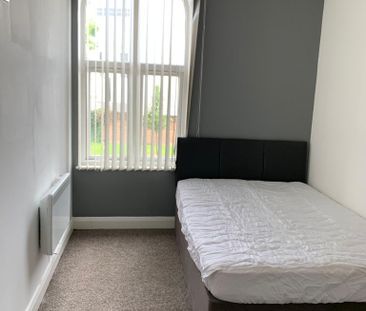 4 bedroom flat to rent - Photo 6