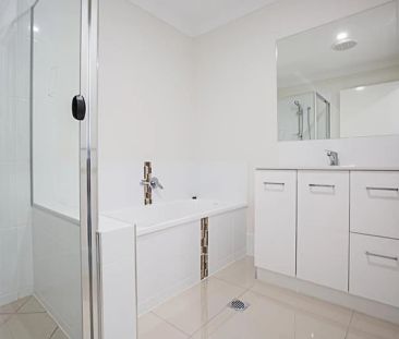 1/21 Azure Street, Rosewood QLD 4340 - House For Rent - $500 | Domain - Photo 6