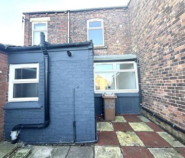 3 bedroom end of terrace house to rent - Photo 4