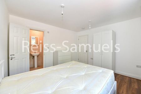 6 bedroom terraced house to rent - Photo 4