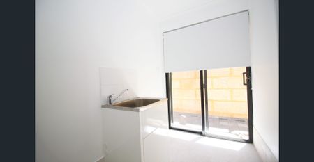 BRAND NEW CONTEMPORARY BUILT - Photo 3