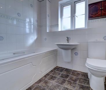 3 bedroom link detached house to rent - Photo 1