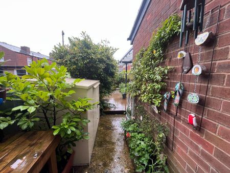 3 bedroom semi-detached house to rent - Photo 4