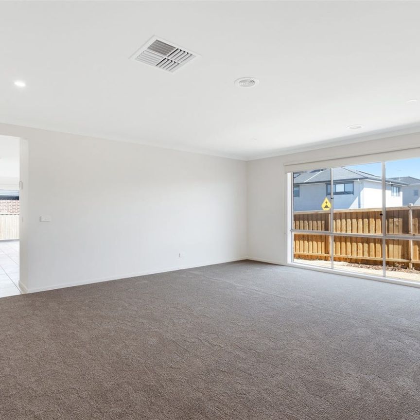 STUNNING 4 BED HOME - Photo 1