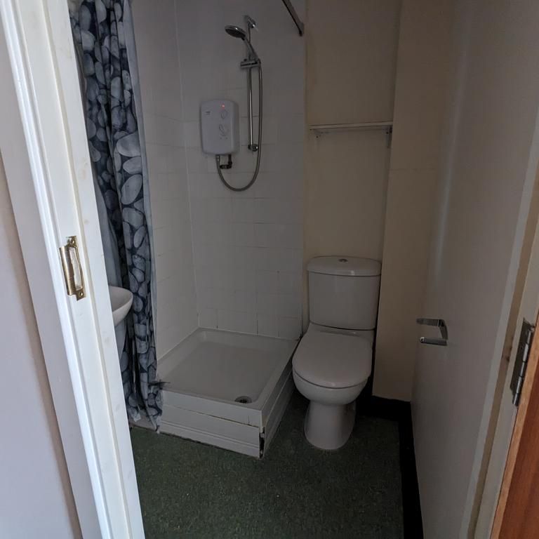 1 bedroom house of multiple occupation to rent - Photo 1