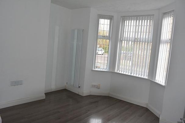 4 bedroom semi-detached house to rent - Photo 1